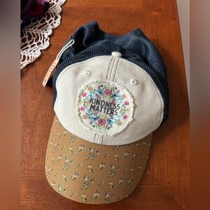 Natural Life trucker hat Kindness Matters multicolor with flowers